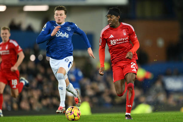 广泛讨论和 广泛讨论和