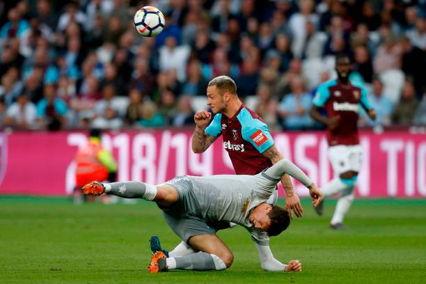 更以自身行 更以自身行